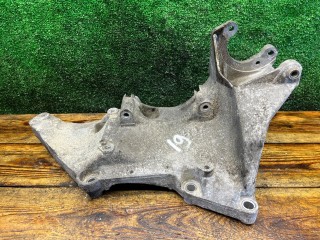 Кронштейн генератора, ориг. номер 8200115762, Renault Laguna 2001-2005