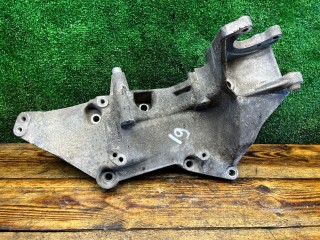 Кронштейн генератора, ориг. номер 8200115762, Renault Laguna 2001-2005