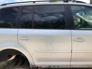 Уплотнитель двери задней правой, Volkswagen Touran 2003-2006