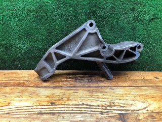 Кронштейн КПП, ориг. номер 24459820, Opel Zafira 2003-2006