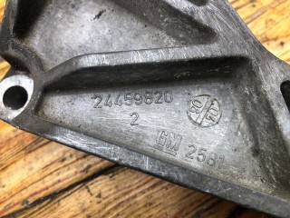 Кронштейн КПП, ориг. номер 24459820, Opel Zafira 2003-2006