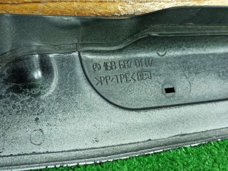 Пыльник крыла переднего левого, ориг. номер 1686870107, Mercedes C W203 2000-2004