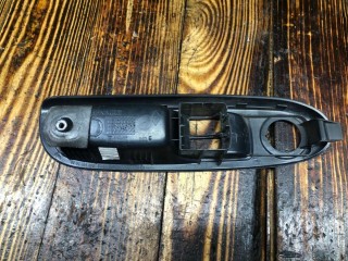 Накладка на ручку двери, ориг. номер 8200084003, 8200084008, Renault Clio 1998-2002
