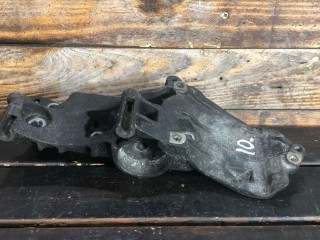 Кронштейн генератора, ориг. номер 8200365097, 8200689495, Renault Clio 2003-2013
