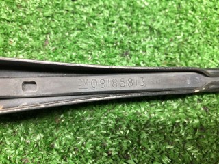 Щеткодержатель (поводок стеклоочистителя, дворник), ориг. номер 09185813RH, Opel Vectra 2002-2005