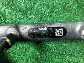 Топливная рампа, ориг. номер A6110700395, A0041536728, 0445214038, 045580L2, Mercedes C W203 2000-2004