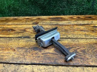 Ограничитель открывания двери передней Ford S-Max 2006-2010, 3M51R23500AF