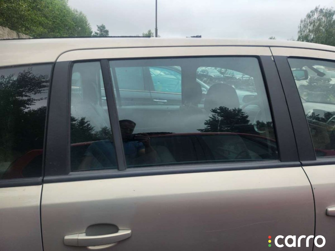 Стекло двери задней правой Opel Zafira 2005-2008, минивэн, левый руль, фото 1
