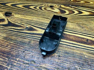 Кнопка стеклоподъемника переднего правого, ориг. номер 13228709, Opel Zafira 2005-2008