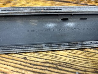 молдинг двери передней правой, ориг. номер 24461093, Opel Astra 1998-2009
