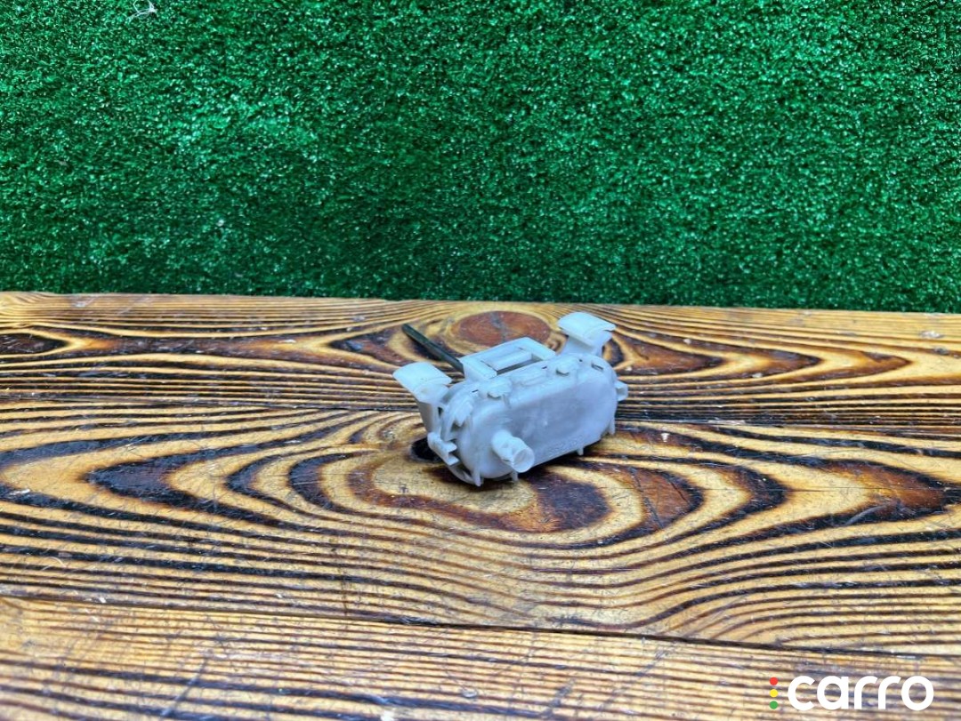 4A0862153C Активатор замка крышки топливного бака Audi A6 1994г. - фото №3