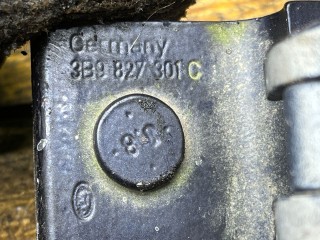 Петля крышки багажника, ориг. номер 3B9827301C, Volkswagen Passat 1996-2001