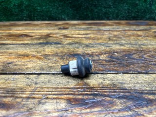 Выключатель концевой (концевик) Volkswagen Sharan 2000-2003, 6N0947563