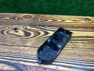 Кнопка стеклоподъемника переднего правого, ориг. номер 13228709, Opel Astra 1998-2009