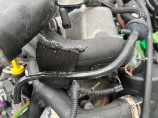 Патрубок вентиляции картера, ориг. номер XS4Q6K666AA, Ford Focus 1998-2001