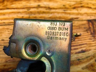 Замок двери передней правой, ориг. номер 893837016C, Audi 80 1986-1992