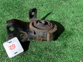 Подушка крепления двигателя, ориг. номер 8J3A39040, Mazda 323 1998-2001