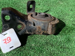Подушка крепления двигателя, ориг. номер 8J3A39040, Mazda 323 1998-2001