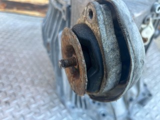 Подушка крепления кпп, Volkswagen Passat 1996-2001
