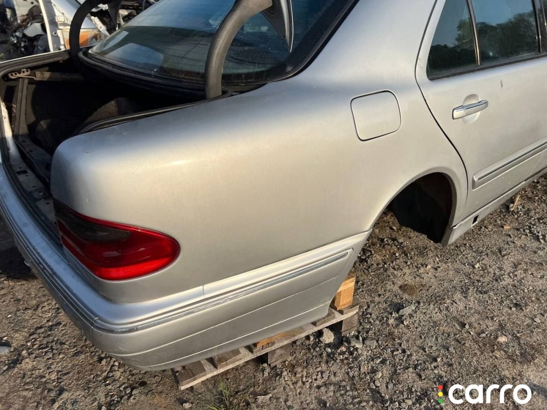 Лючок топливного бака Mercedes E W210 2002г. - фото №1