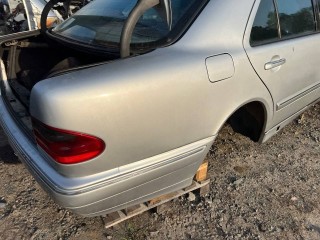 Лючок топливного бака, Mercedes E W210 1999-2002