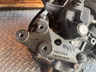 Кронштейн КПП, ориг. номер 90575142, 0047620, Opel Zafira 2005-2008