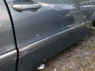 Петля двери передней правой, Mercedes E W211 2002-2006