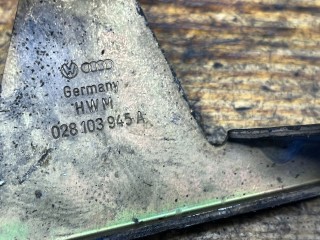 Кронштейн, ориг. номер 028103945A, Audi A6 1997-2001