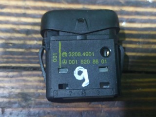 Кнопка открытия лючка топливного бака, ориг. номер 0018208601, 32084901, Mercedes Vito W638 1996-2003