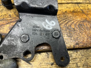 Кронштейн, ориг. номер 028129811, Volkswagen Passat 1996-2001