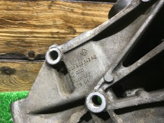 Кронштейн генератора, ориг. номер 028903143AD, Audi A4 1994-1997