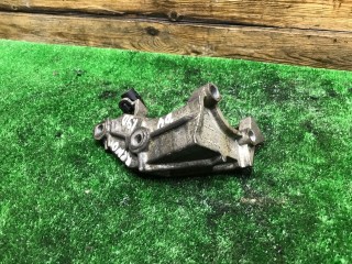 Крепление ТНВД, ориг. номер 7700115681, Renault Megane 2002-2006