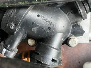 Корпус термостата, ориг. номер 7700112491, 7700109641, Renault Megane 1999-2003