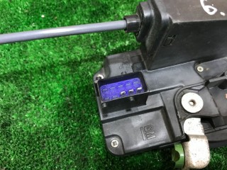 Замок двери передней правой, ориг. номер 24444016, Opel Zafira 1999-2003