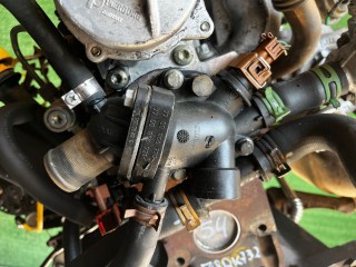 Корпус термостата, ориг. номер 7700866730, 7700866731, Renault Scenic 1999-2003