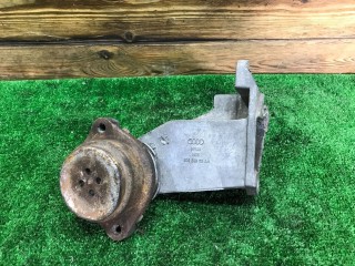 Кронштейн КПП, ориг. номер 8D0399113AH, Audi A6 1997-2001