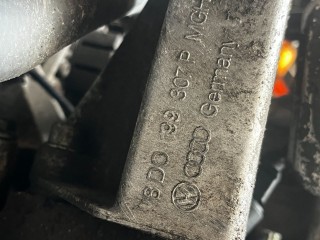 Кронштейн двигателя, ориг. номер 8D0199307P, Audi A4 1999-2001