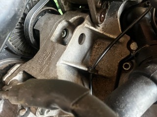 Кронштейн генератора, ориг. номер 038903143AE, Audi A4 1999-2001