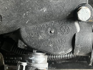 Фланец (тройник) системы охлаждения, ориг. номер 038121132D, Volkswagen Touran 2003-2006