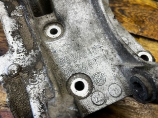 Кронштейн генератора, ориг. номер 96348179, 996348183, Citroen Xsara 1997-2000