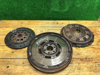 Комплект сцепления, ориг. номер 058141031A, Volkswagen Passat 1996-2001