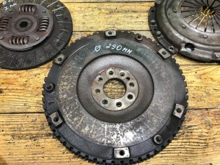 Комплект сцепления, ориг. номер 9637874680, MEC130542215, 130542215, Citroen C5 2000-2004