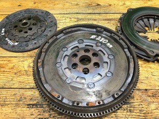 Комплект сцепления, ориг. номер 323037411, 417001911, 123035310, Volkswagen Golf 1997-2006