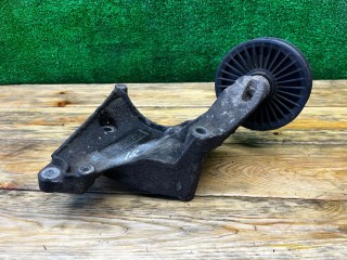 Кронштейн компрессора кондиционера, ориг. номер 90581529, Opel Zafira 1999-2003