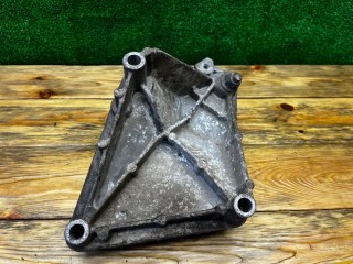 Кронштейн КПП, ориг. номер 7700817262, Renault Espace 1996-2002
