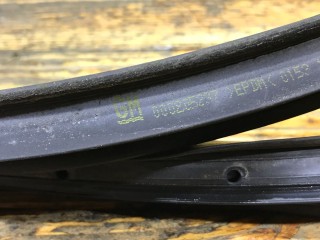 Уплотнитель двери задней левой, ориг. номер 000205237, Opel Vectra 2002-2005
