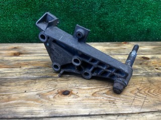 Кронштейн КПП, ориг. номер 7700415097, 330350441, Renault Scenic 1999-2003