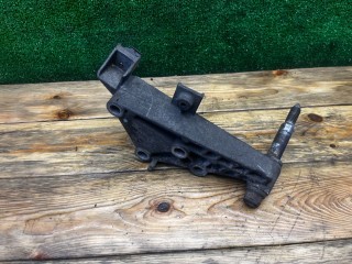 Кронштейн КПП, ориг. номер 7700415097, 330350441, Renault Scenic 1999-2003