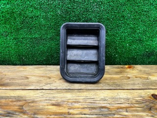 Решетка вентиляции кузова Mercedes ML W163 2001-2005, 1708300042