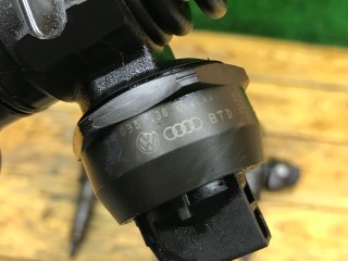 Форсунка, ориг. номер 038130073AJ, Volkswagen Passat 1996-2001